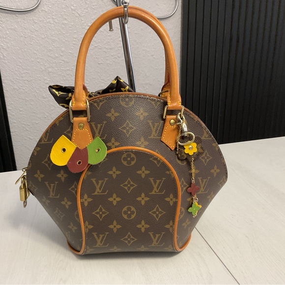 Louis Vuitton Bags - Picture 3 of 16